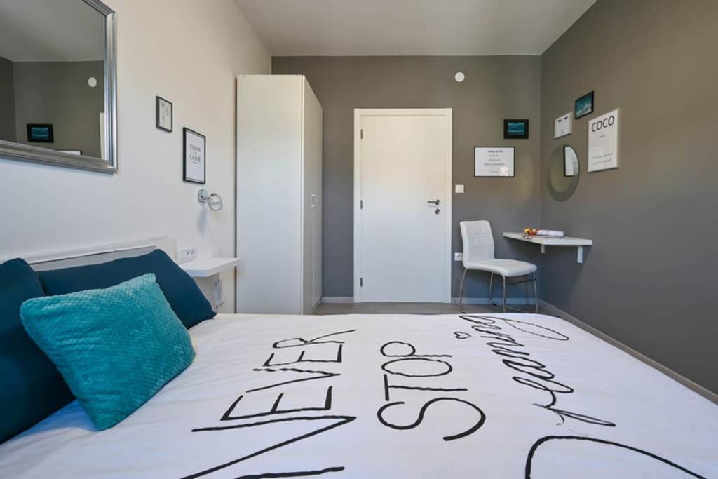 ראבץ Apartment Noemi With A Direct Beach View מראה חיצוני תמונה